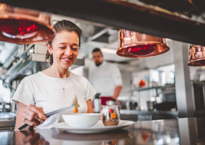 More than 59 years of honest food: The first restaurant on the square - Landidyll Hotel Weidenbrück